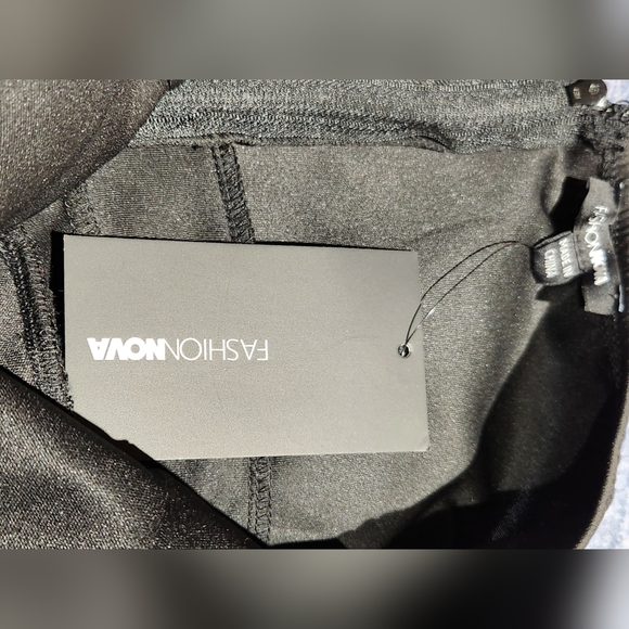 Masquerade Ball Maxi Gown - Picture 4 of 7